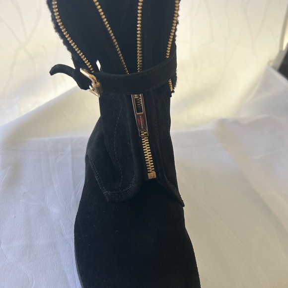 Burberry Stanmore Shearling Winter Boot in Black - Picture 6 of 10